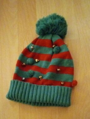 💲2⃣▶Red and Green Striped Pom-Pom Beanie with Gold Jingle Bells Studs